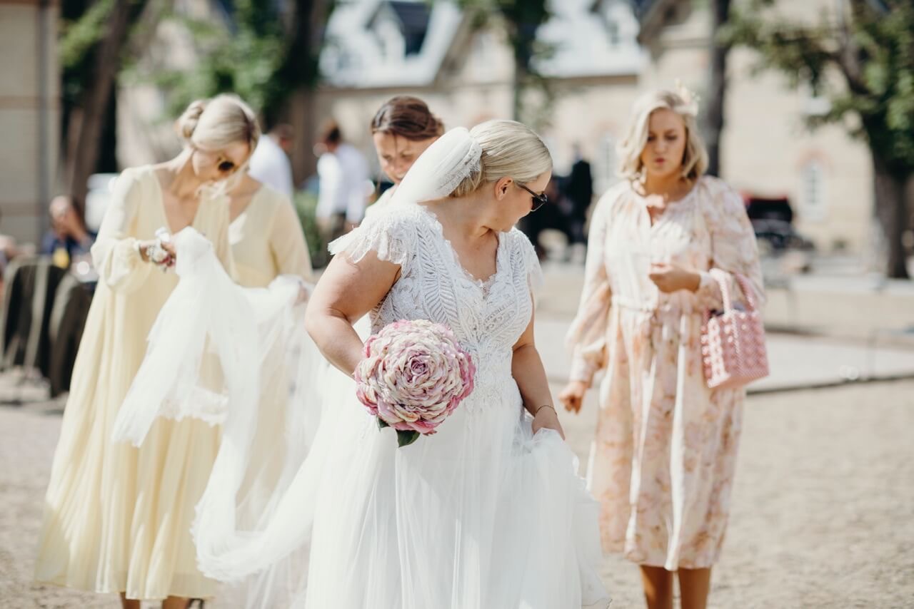Rigtig brud Christian i Couture-Stuen brudekjole